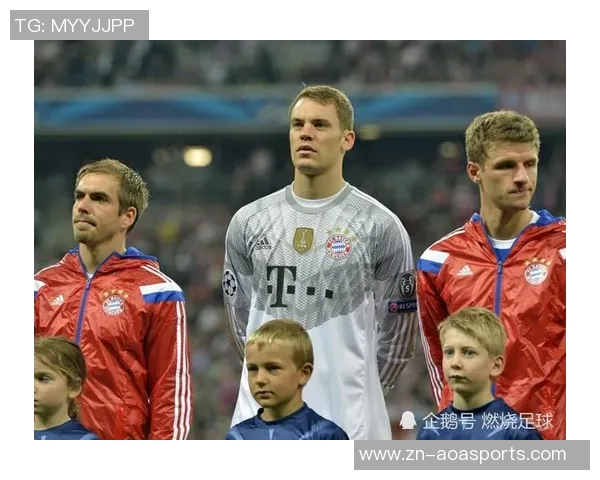 足球三叉戟的传奇之路:如何在绿茵场上书写辉煌的团队故事 足球三叉戟的传奇之路:如何在绿茵场上书写辉煌的团队故事