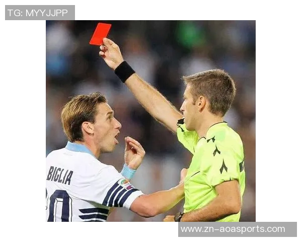 足球比赛中裁判的数量及其在比赛中的重要角色探讨 足球比赛中裁判的数量及其在比赛中的重要角色探讨